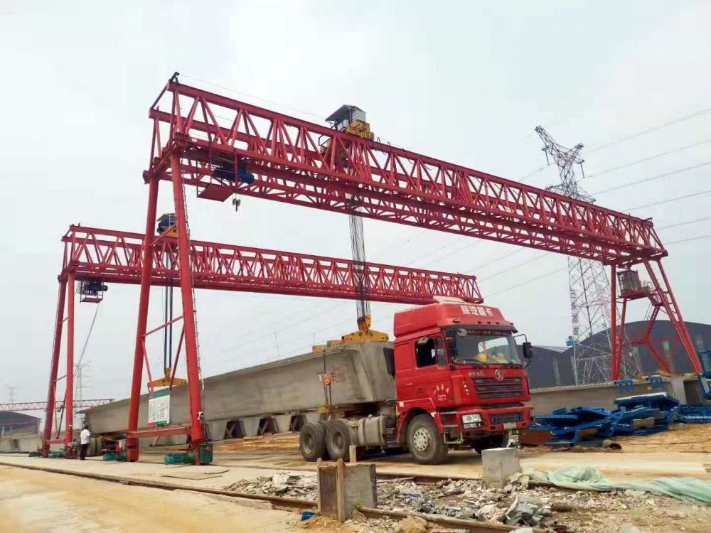 梁場(chǎng)龍門吊、路橋門機(jī)、MG型桁架雙梁門式起重機(jī)廠家銷售、安裝維修