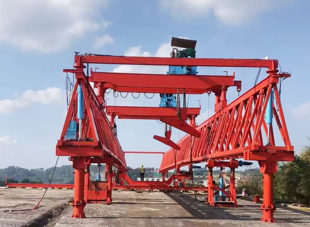 架橋機(jī)、提梁機(jī)、架橋門式起重機(jī)、龍門吊出租租賃、移裝搬遷維修