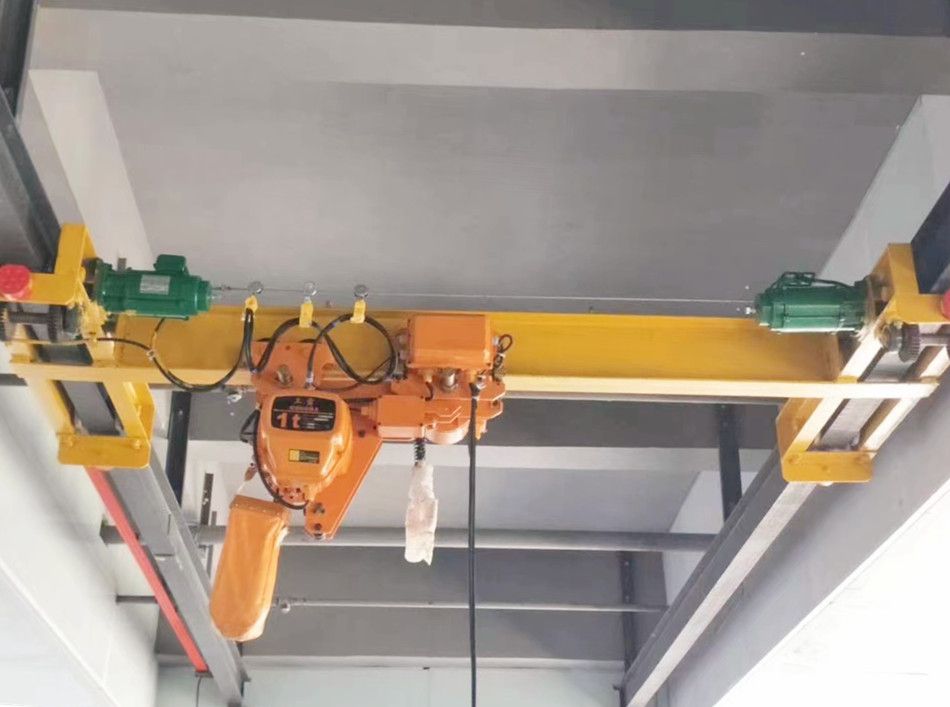 青島起重機(jī)械，LX1-10t新型電動(dòng)單梁懸掛起重機(jī)