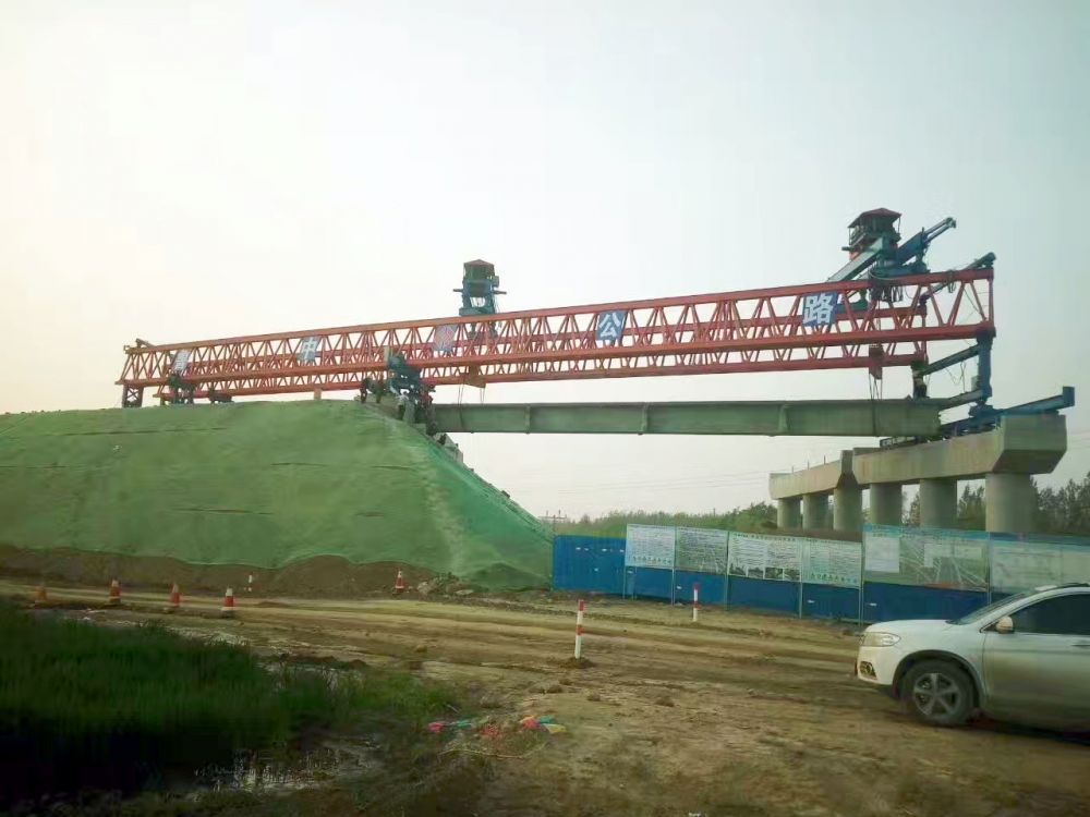 山東濟南路橋起重機、公路鐵路架橋機設(shè)計制造安裝維修