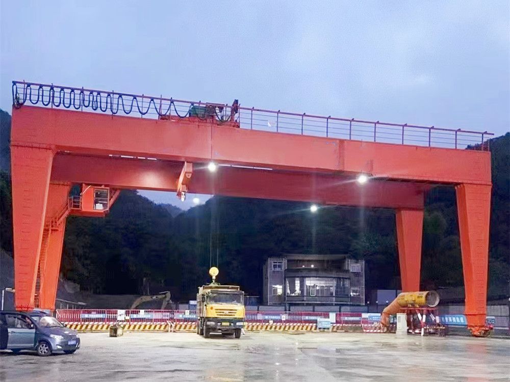 南京龍門(mén)吊廠家、電動(dòng)雙主梁門(mén)式起重機(jī)型號(hào)、參數(shù)、價(jià)格