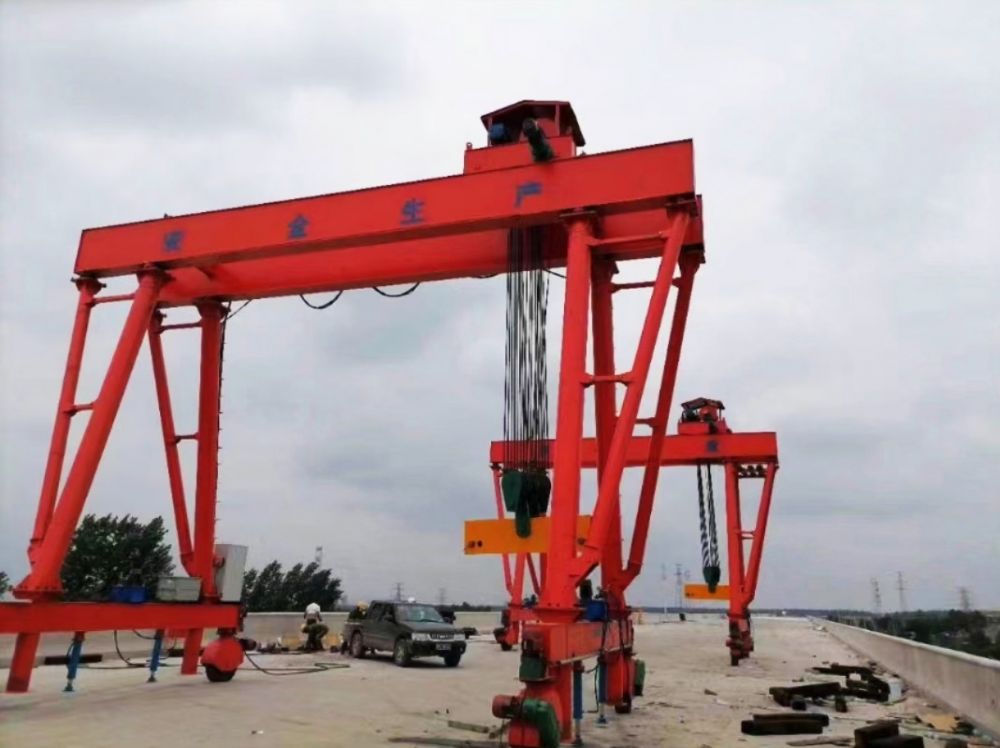路橋門機、提梁機、無軌自行走門式起重機生產(chǎn)制造、安裝調(diào)試