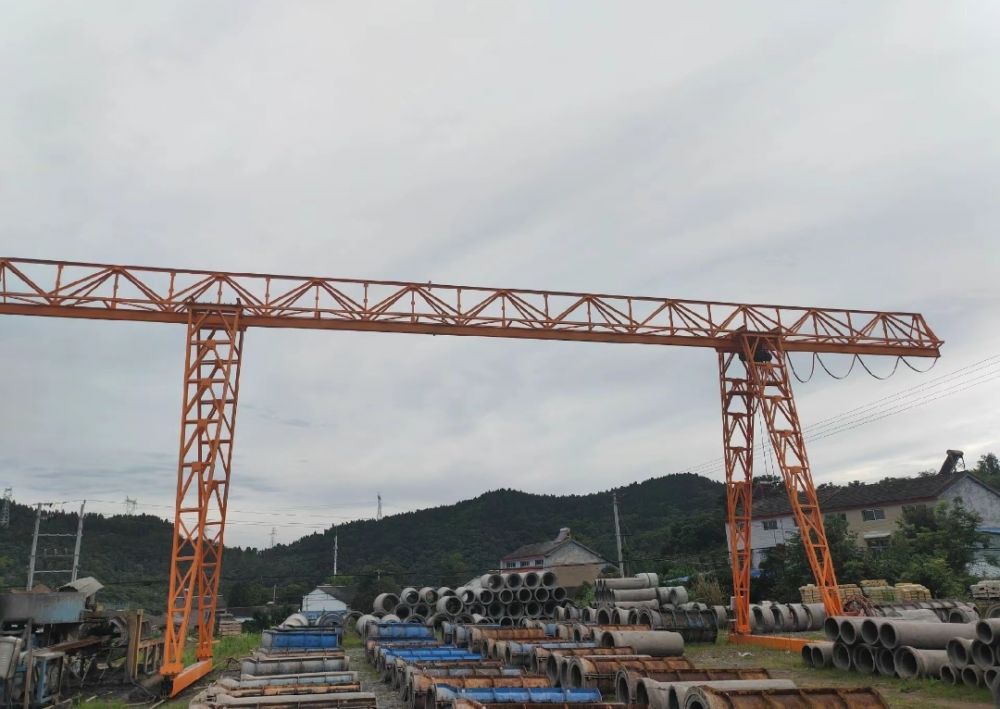 陜西西安龍門(mén)吊廠家、MH型電動(dòng)單梁門(mén)式起重機(jī)出廠價(jià)格