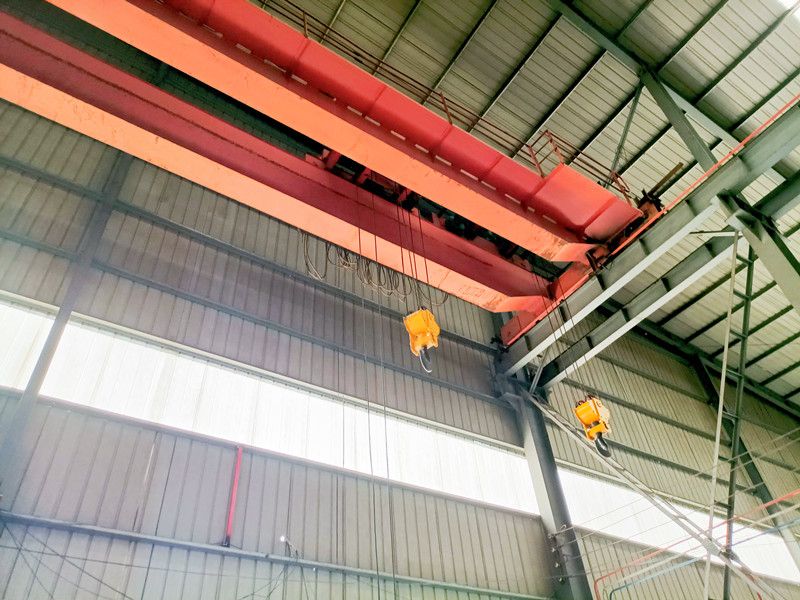 雙梁橋式起重機(jī)、LHE型電動(dòng)葫蘆雙梁橋式起重機(jī)