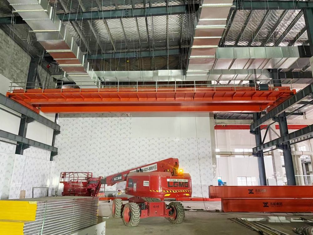 歐式歐標(biāo)起重機(jī)、新型電動(dòng)葫蘆雙梁橋式起重機(jī)、天車、吊機(jī)