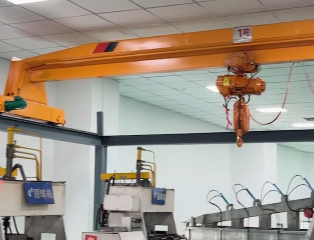 長(zhǎng)沙起重機(jī)、LDA型電動(dòng)單梁起重機(jī)(主梁加高型)