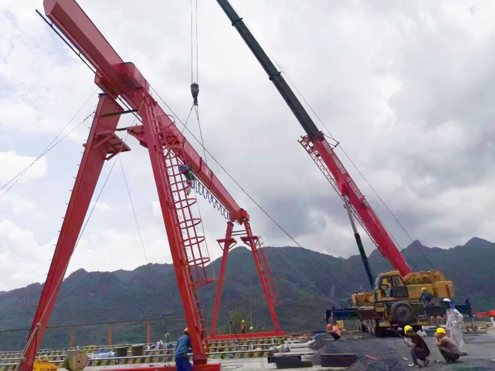 山西運(yùn)城龍門吊廠家、型號(hào)參數(shù)、價(jià)格、單梁門式起重機(jī)生制造安裝維修