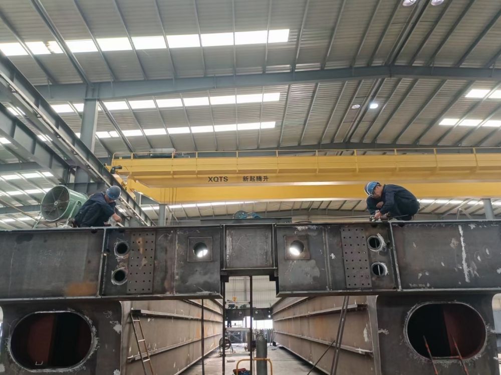 通用吊鉤橋式起重機(jī)、QD型吊鉤雙梁橋式起重機(jī)制造安裝維修廠家