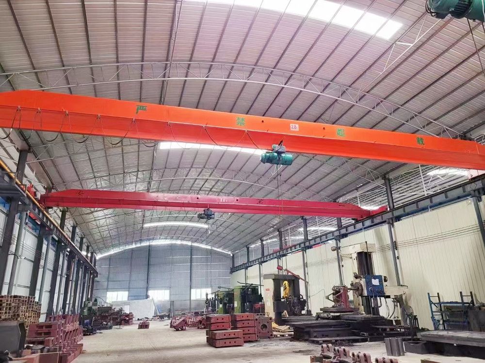 衡陽(yáng)電動(dòng)橋式單梁起重機(jī)、吊機(jī)、天車、行吊廠家銷售