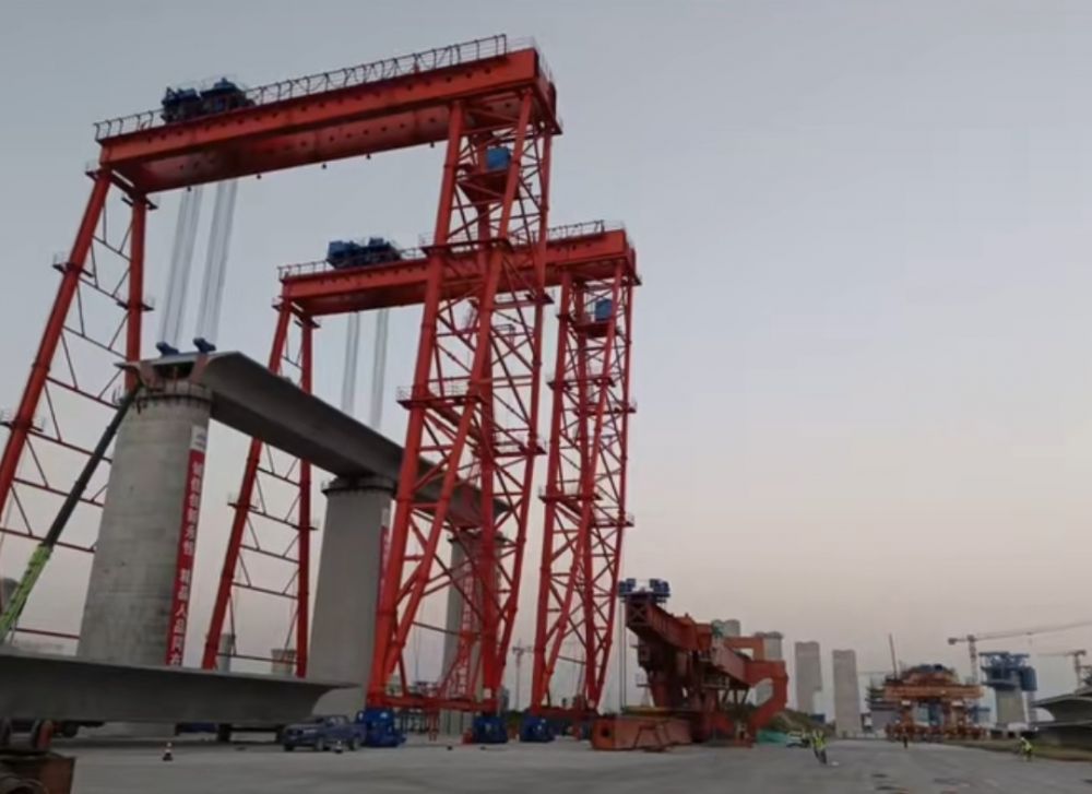 陜西路橋?qū)Ｓ闷鹬貦C(jī)械、提梁機(jī)、架橋機(jī)廠家服務(wù)、價(jià)格優(yōu)惠