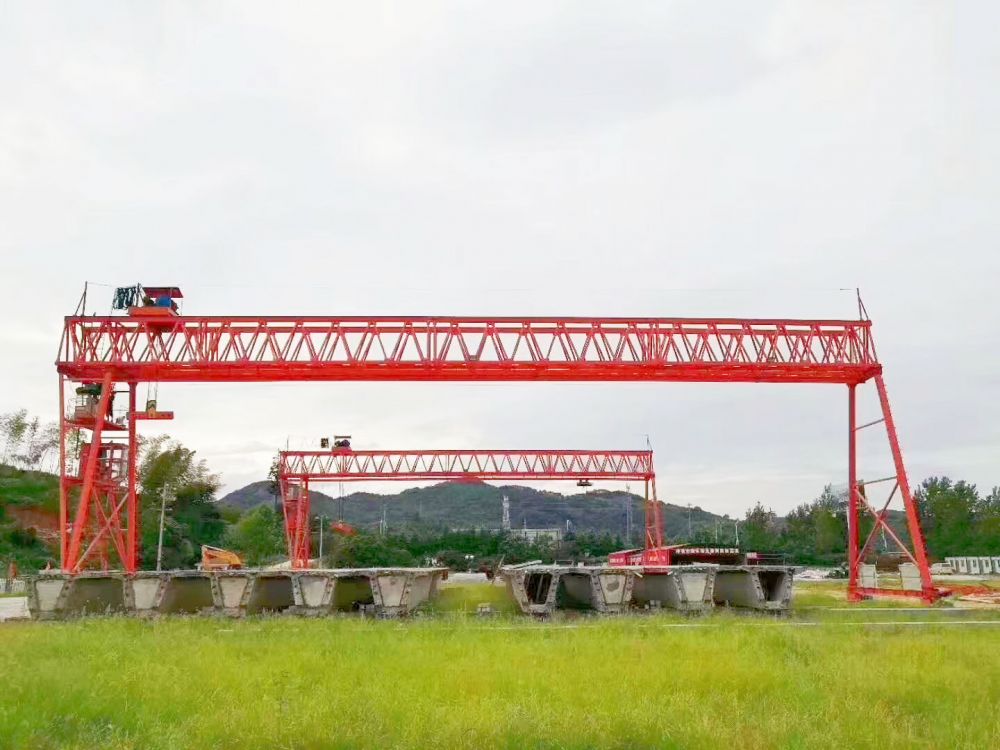 提梁機(jī)租賃廠家服務(wù)、工程龍門吊、門式起重機(jī)租賃出租、搬遷移裝維修