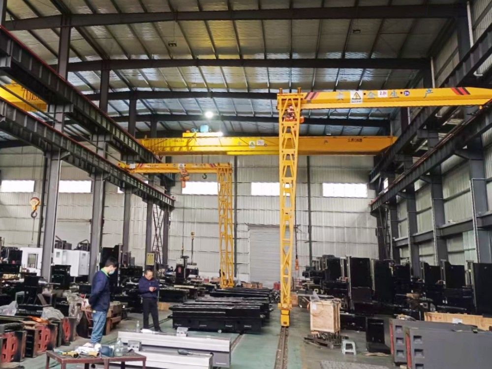 MH型單梁門式起重機、BMH型半腿門式起重機、龍門吊制造安裝維修