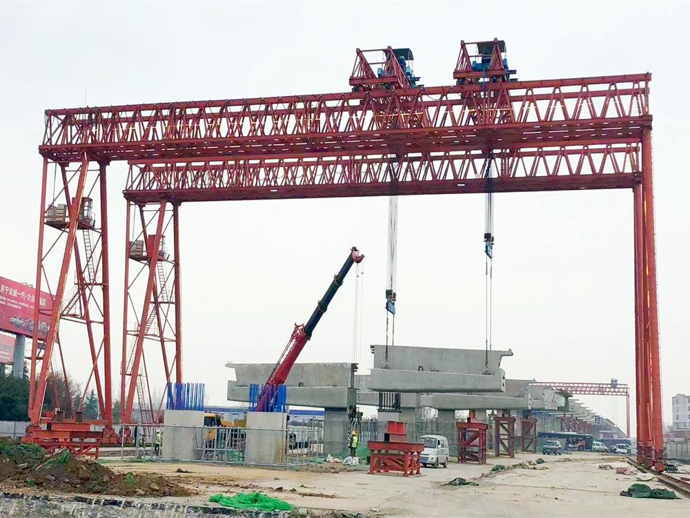 出渣機(jī)門式起重機(jī)、提梁機(jī)、架橋龍門吊廠家銷售、安裝維修