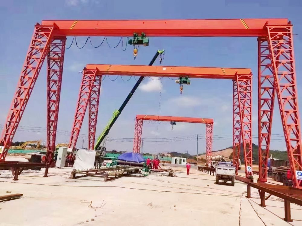 貴州安順起重機(jī)、電動(dòng)單梁門(mén)式起重機(jī)、龍門(mén)吊廠家銷(xiāo)售