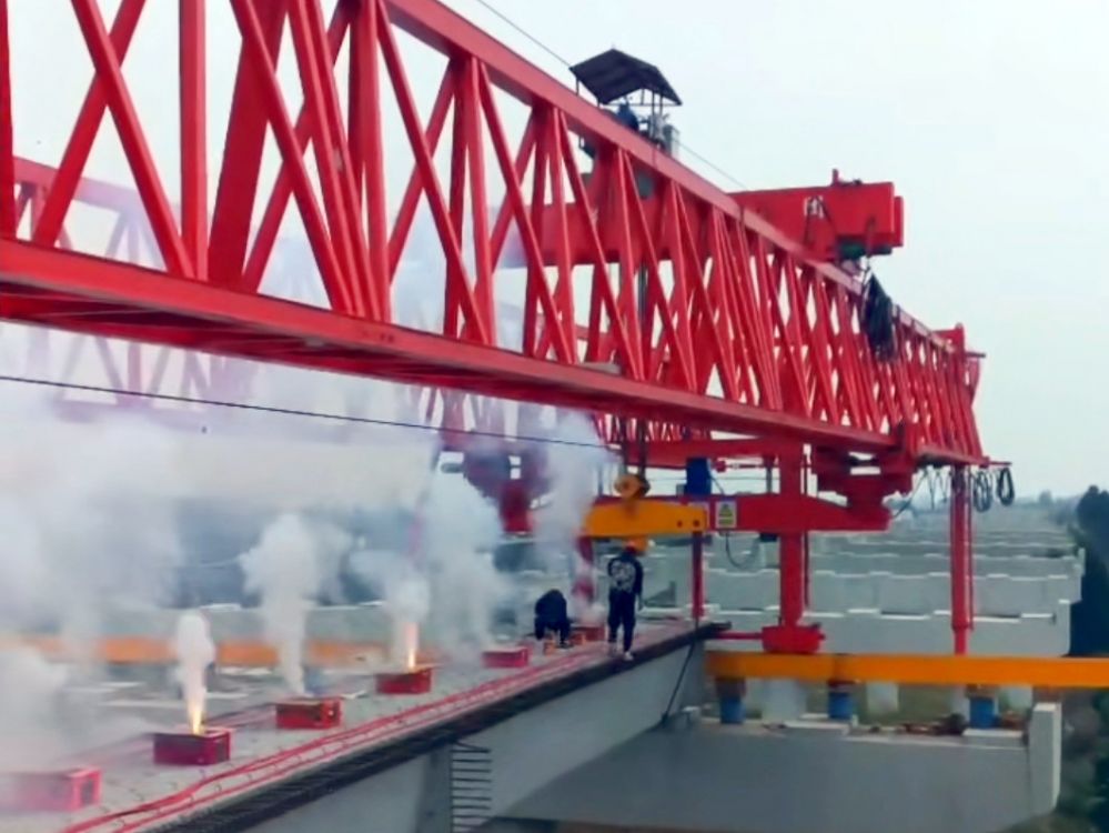 架橋機(jī)型號(hào)規(guī)格、技術(shù)參數(shù)、架橋機(jī)廠家銷(xiāo)售出租租賃、安裝搬遷維修