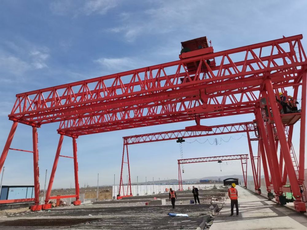 綿陽龍門吊、提梁機、路橋門機、雙梁門式起重機廠家銷售安裝維修