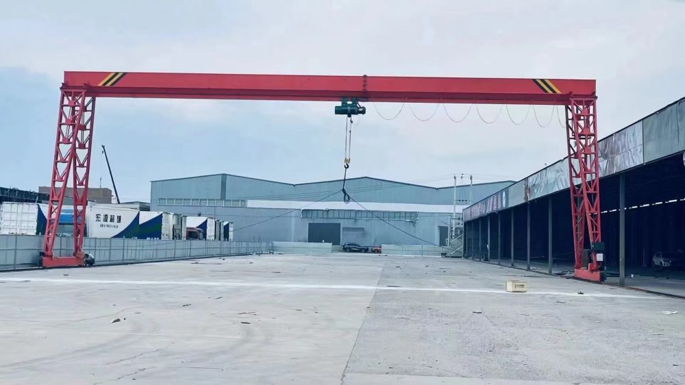 1～16噸電動(dòng)葫蘆單梁門式起重機(jī)、單梁龍門吊定制生產(chǎn)、廠價(jià)銷售