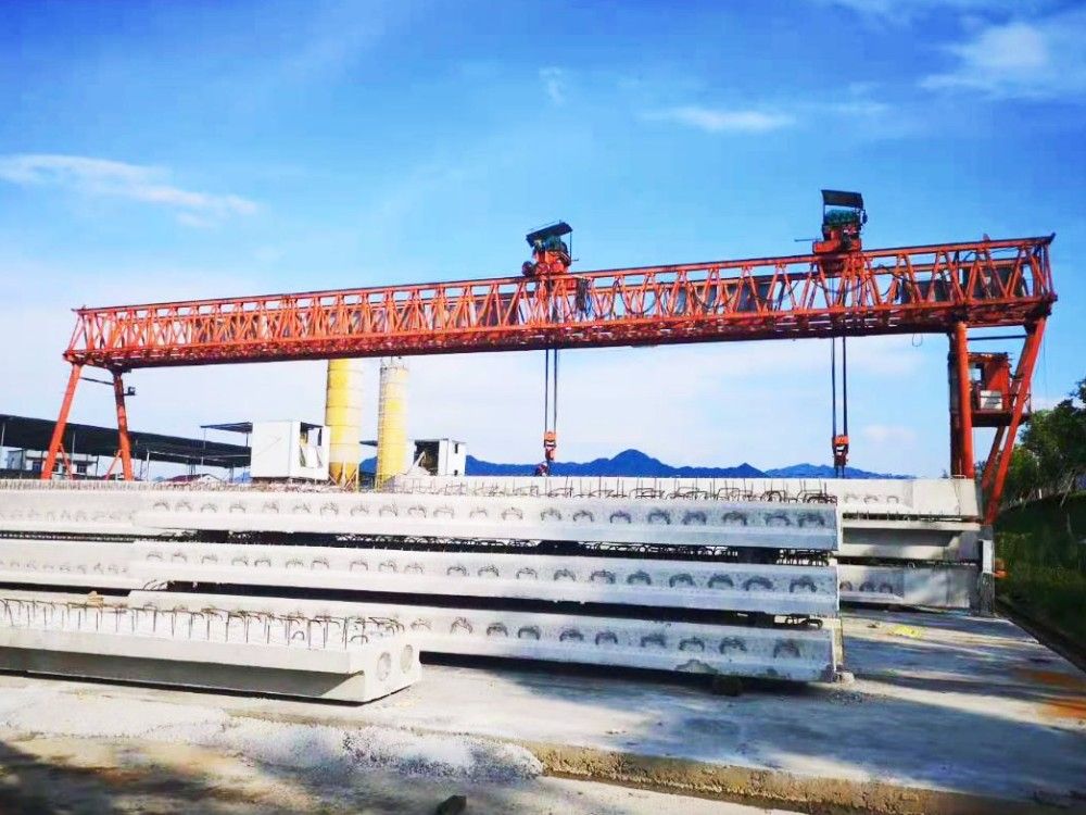 ME型雙小車(chē)路橋?qū)Ｓ瞄T(mén)式起重機(jī)