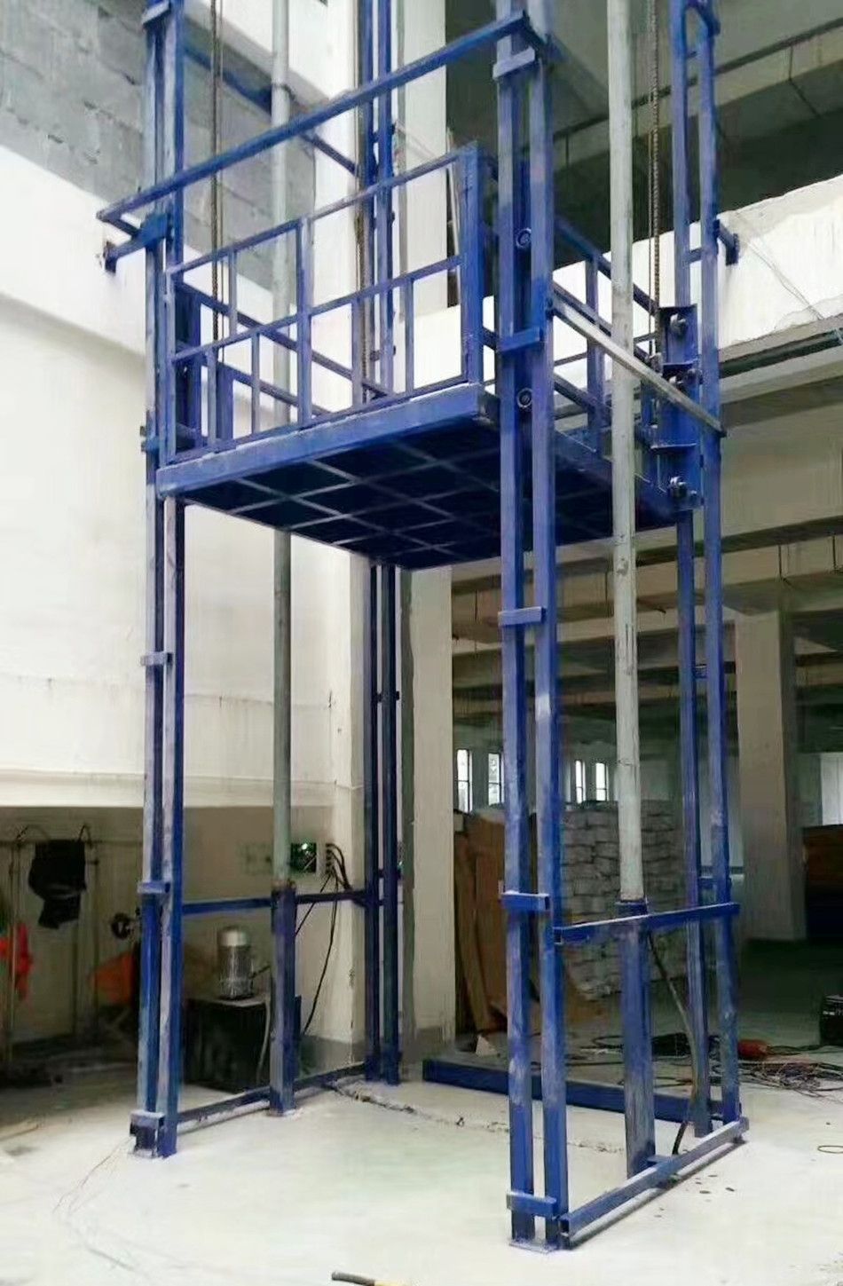 肇慶市SJD型鏈條導(dǎo)軌式升降機(jī)、貨梯廠家供貨、安裝維修