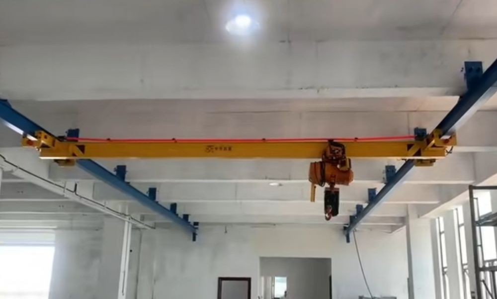 歐式電動(dòng)單梁懸掛起重機(jī)、新型懸掛吊機(jī)、懸掛天車