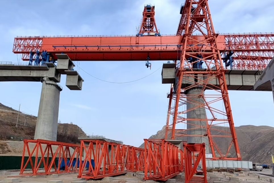 架橋機、高鐵公路橋梁架橋機制造安裝維修廠家服務(wù)