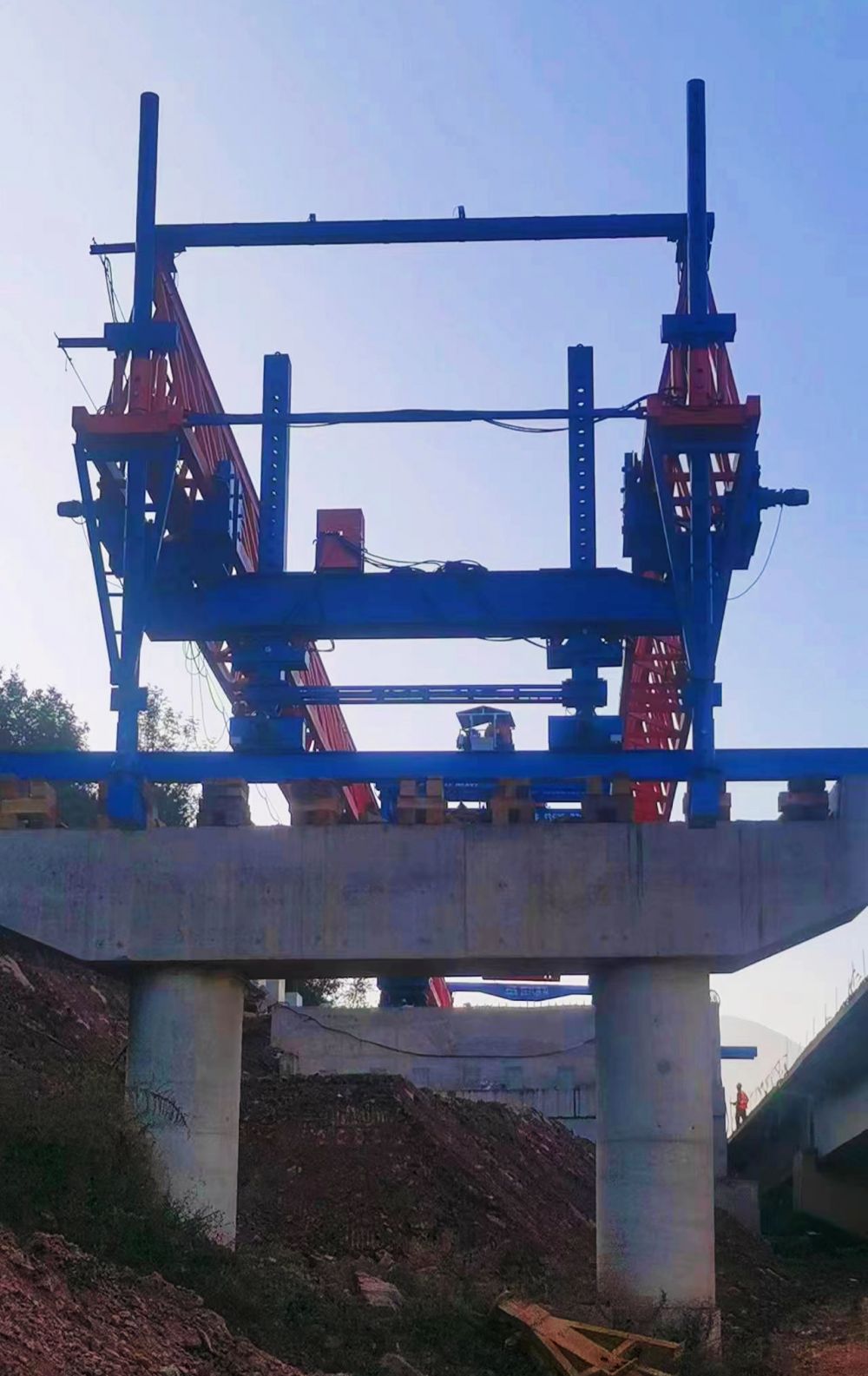 河南新鄉(xiāng)架橋機(jī)租賃出租、架橋機(jī)安裝拆卸、維修維保