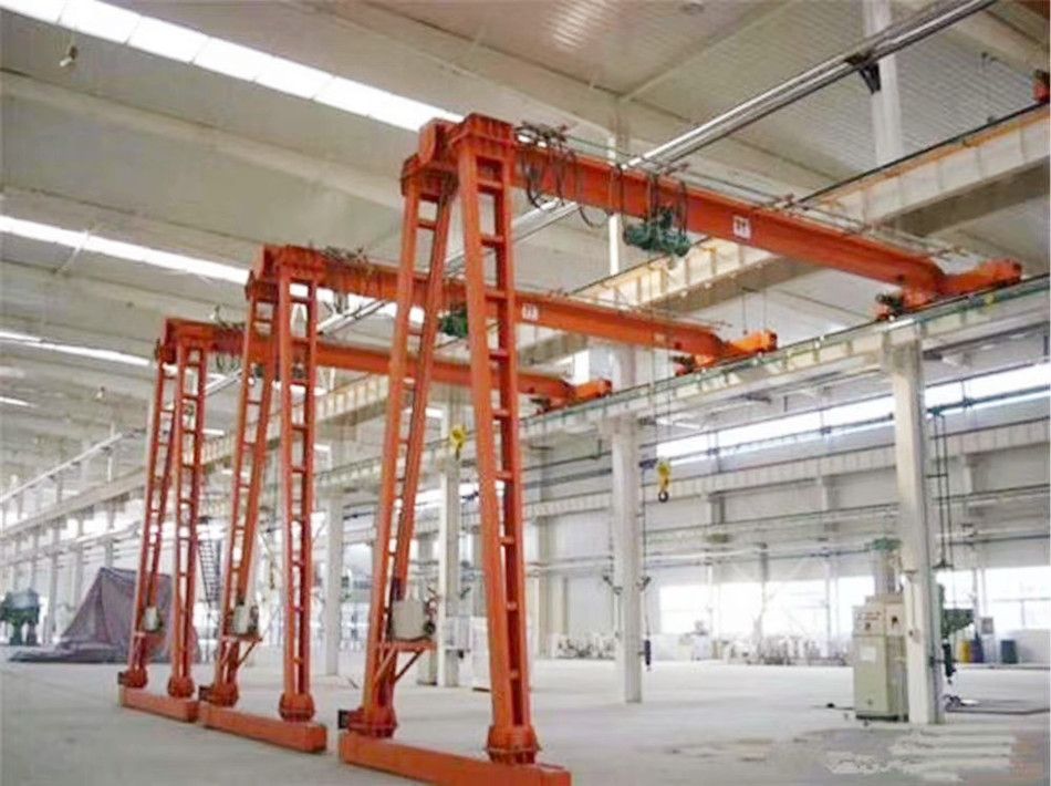 青島龍門吊，電動(dòng)葫蘆半腿單梁門式起重機(jī)