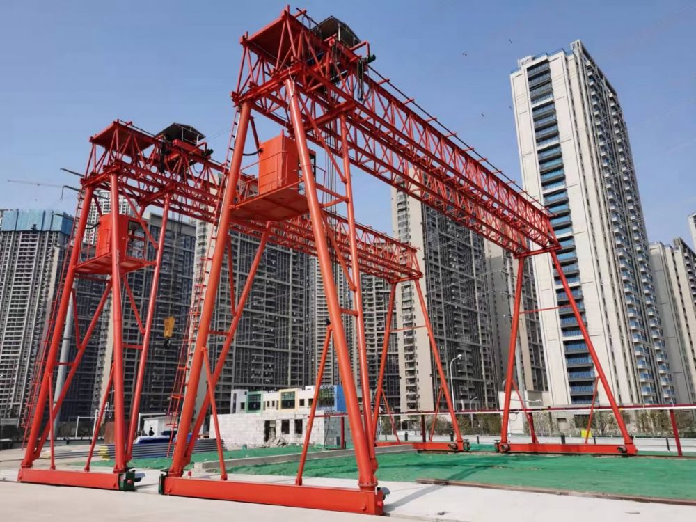 廣州番禺龍門吊、提梁機(jī)、雙梁桁架門式起重機(jī)、路橋門機(jī)、廠家銷售