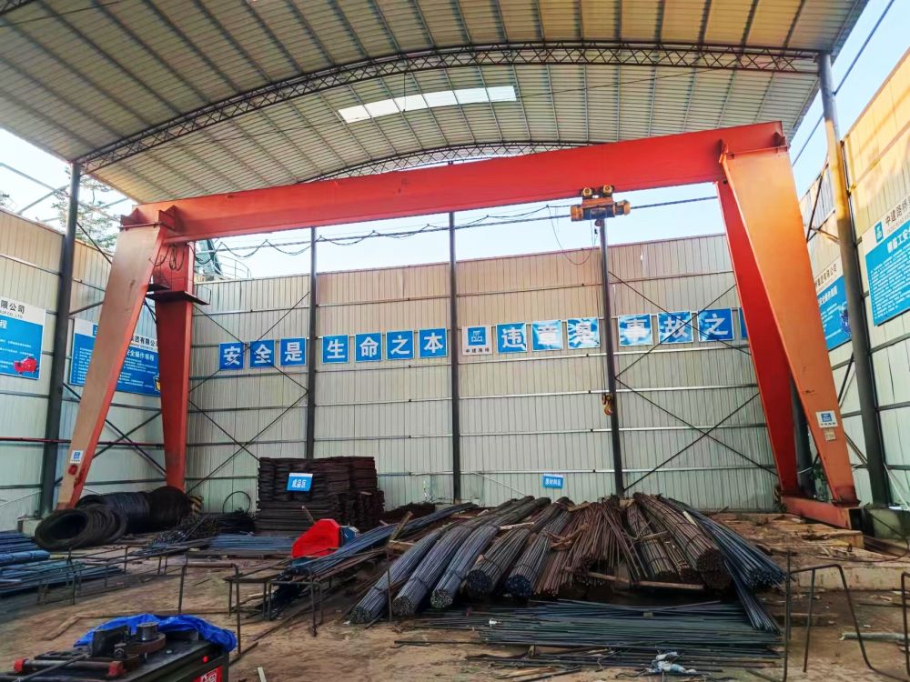 龍門吊廠家、型號(hào)、參數(shù)、電動(dòng)單梁門式起重機(jī)設(shè)計(jì)制造、安裝維修
