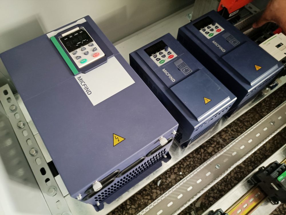 鄭州滎陽配電柜廠家定制、起重電器箱柜、工控自動(dòng)化電氣