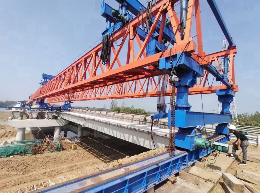 架橋機(jī)型號(hào)規(guī)格、架橋機(jī)技術(shù)參數(shù)、架橋機(jī)廠家制造安裝調(diào)試、修理維修