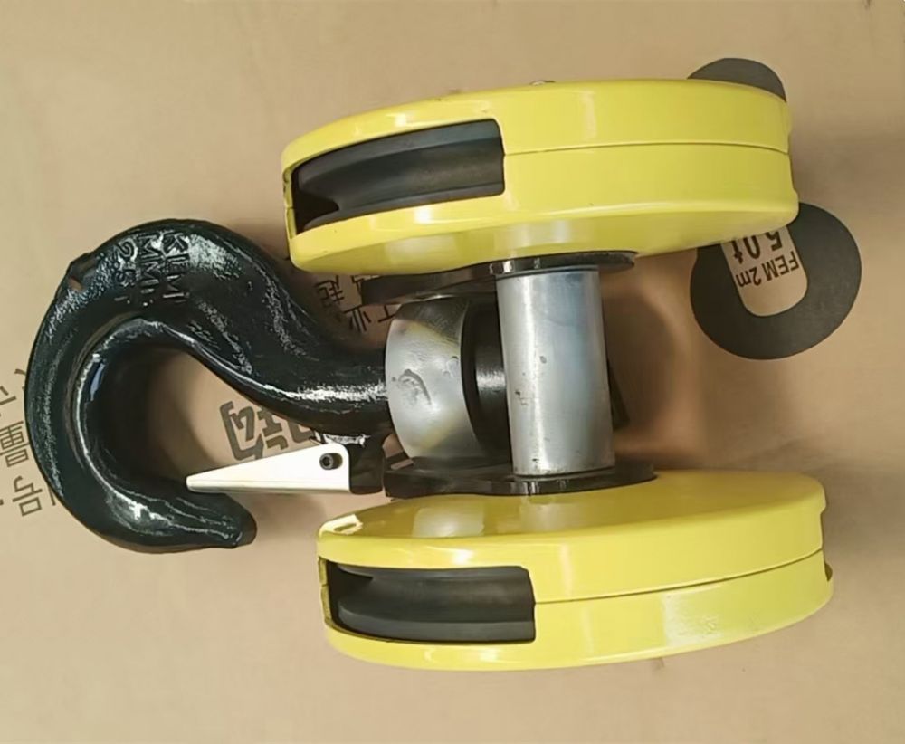濟(jì)寧起重吊鉤、吊具、電動(dòng)葫蘆吊鉤廠家批發(fā)