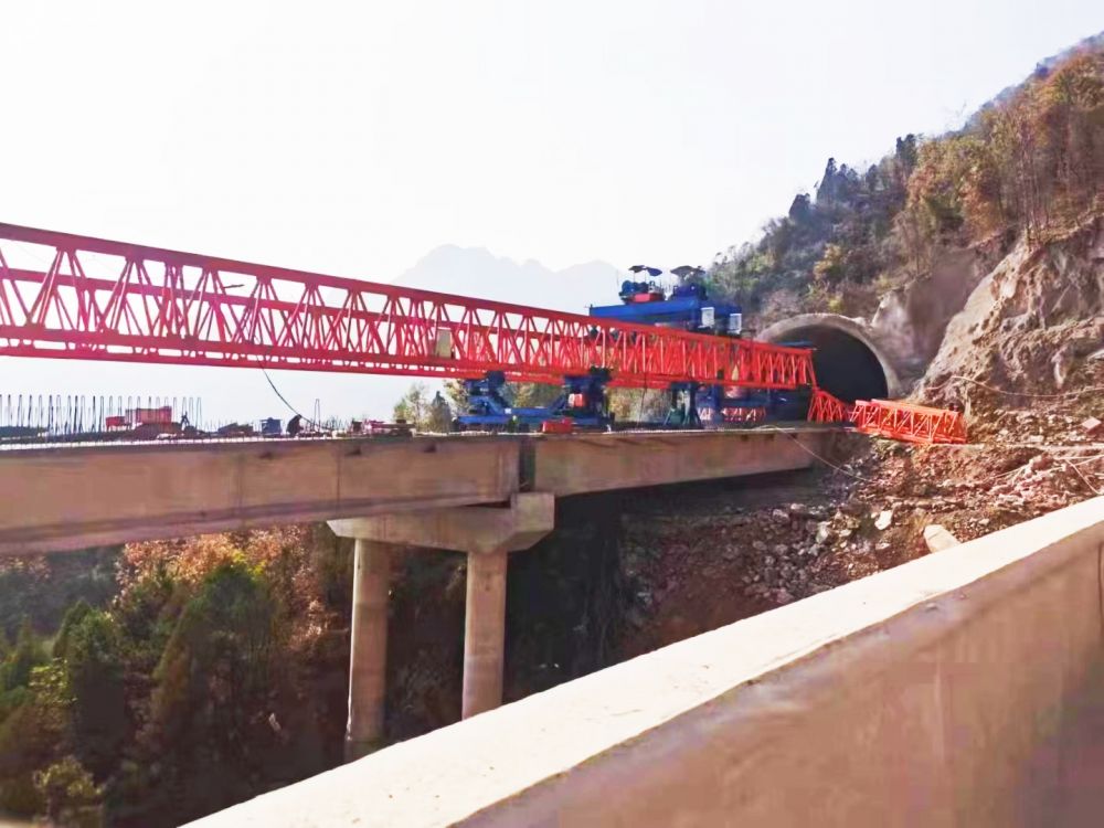 架橋機(jī)生產(chǎn)廠家、架橋機(jī)租賃回收、架橋機(jī)安裝維修