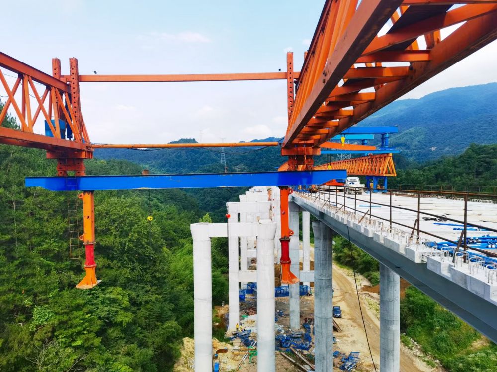 架橋機(jī)生產(chǎn)制造、安裝維修、移裝搬遷、出租租賃、二手回收服務(wù)