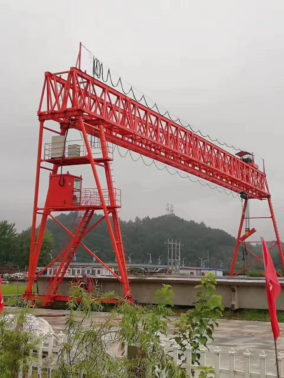 黔東南龍門吊、凱里門式起重機(jī)、50t提梁機(jī)廠家銷售