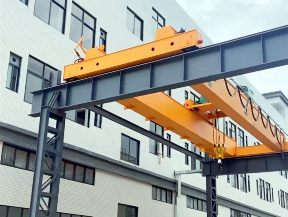 雙梁天車、吊機(jī)、行吊、吊車-LH型電動(dòng)葫蘆雙梁起重機(jī)