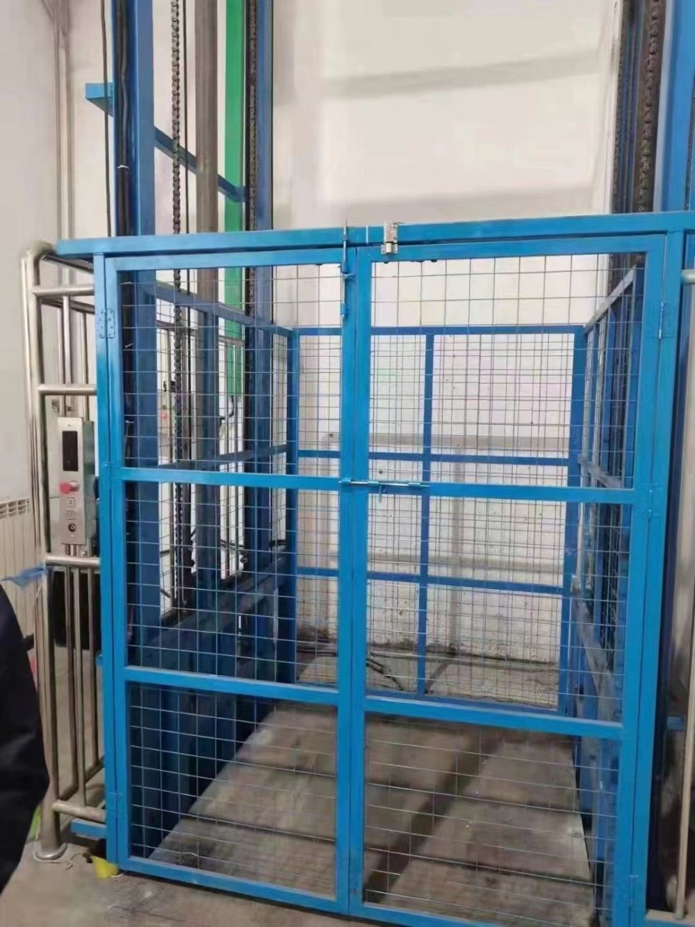 北京貨物升降機、載貨提升機、升降貨梯廠家、型號、價格及安裝維修