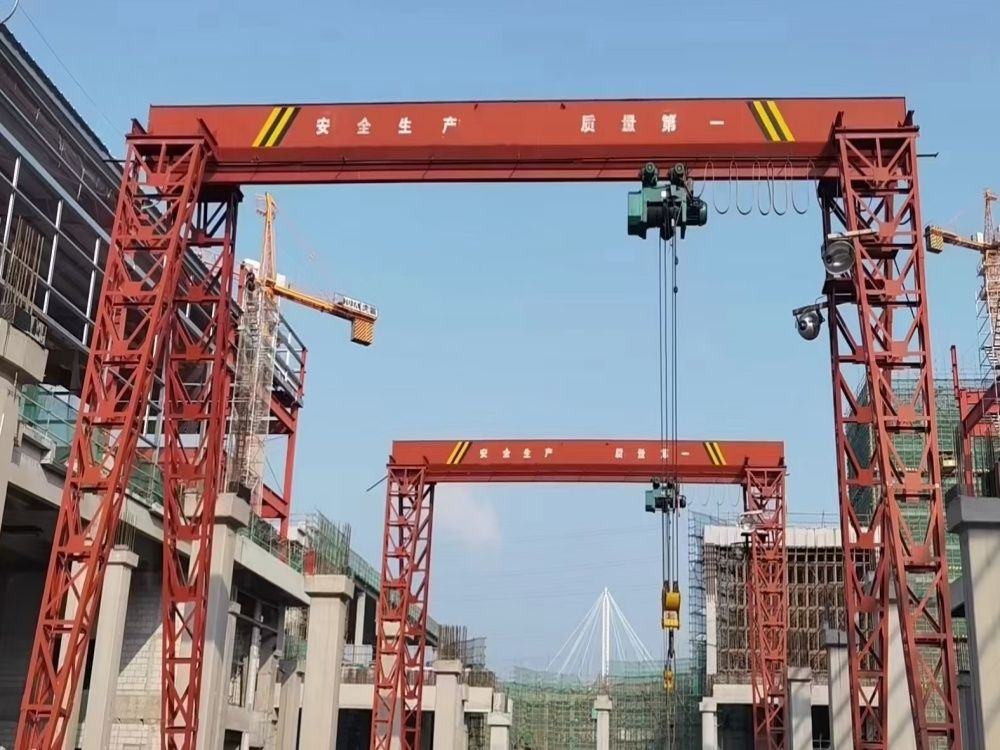 河南龍門吊廠家、電動(dòng)單梁門式起重機(jī)型號(hào)規(guī)格、技術(shù)參數(shù)、報(bào)價(jià)單