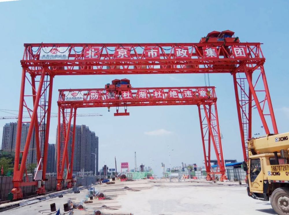 邯鄲龍門吊廠家、雙梁門式起重機(jī)圖片、型號(hào)、參數(shù)、價(jià)格